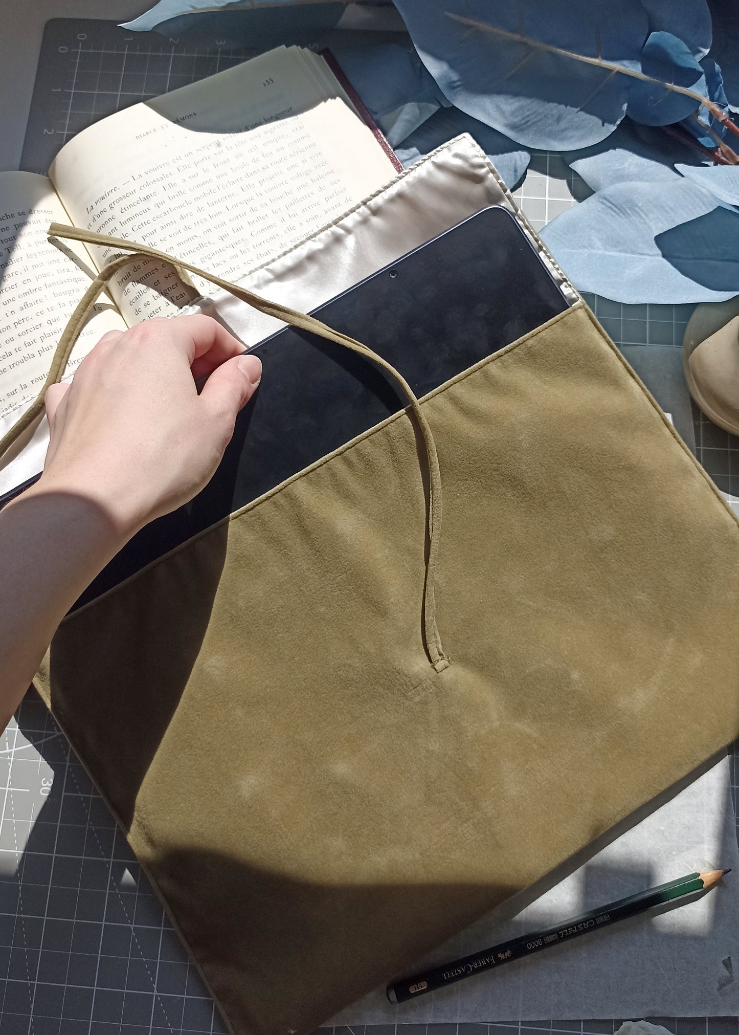 Velvet pouch A4 - Book Sleeve